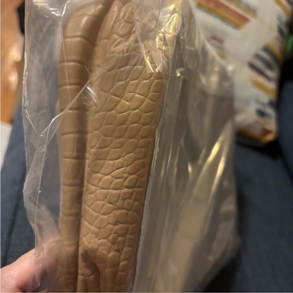 Dot & Dot Beige Croc-Embossed Large 6
Section Hanging Travel/Toiletry Bag BNWT - Picture 8 of 8